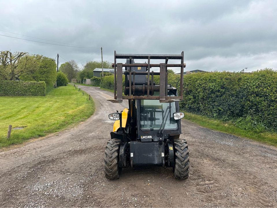 2010 JCB 515-40 telehandler - Image 9