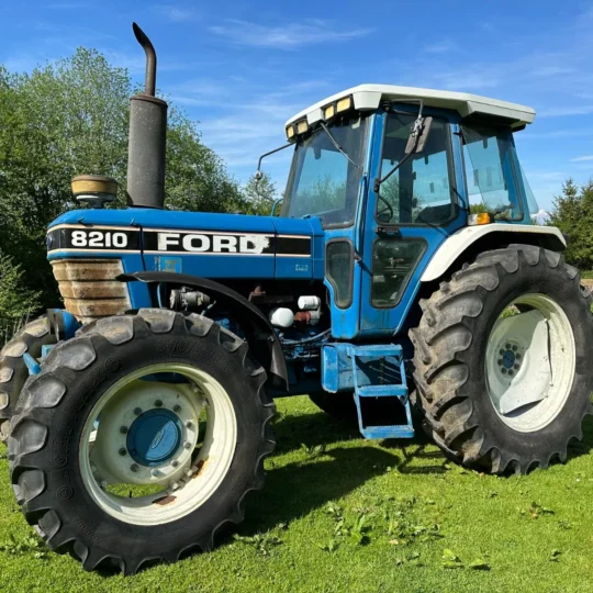 FORD 8210 4WD TRACTOR SERIES II